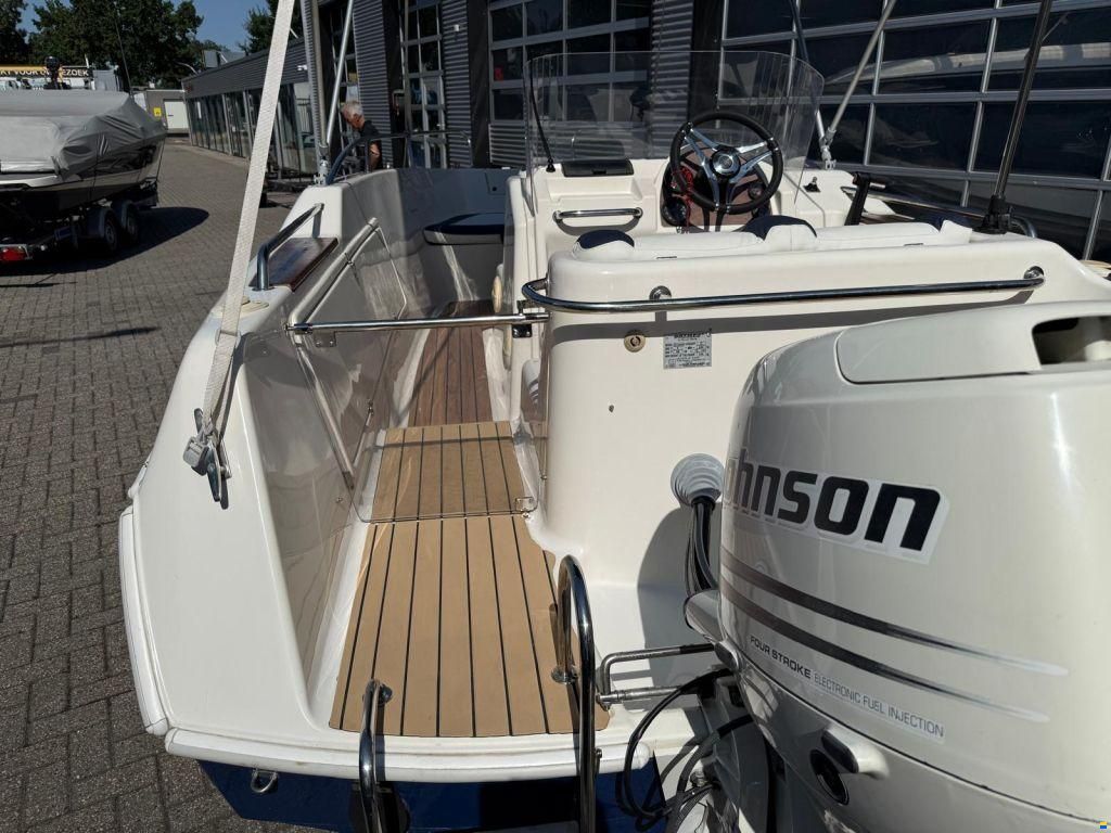 Quicksilver 500 Commander