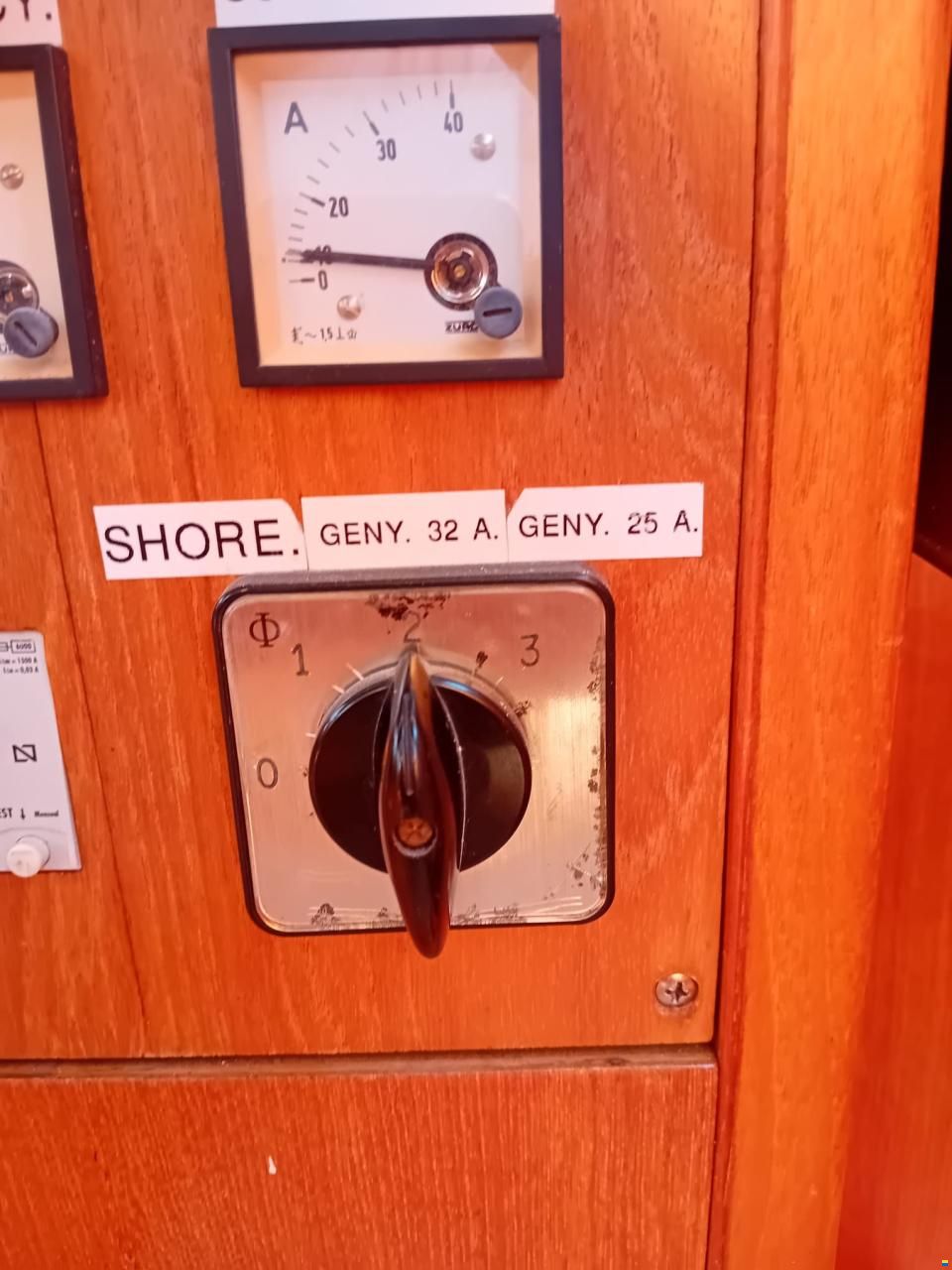 Grand Banks 42