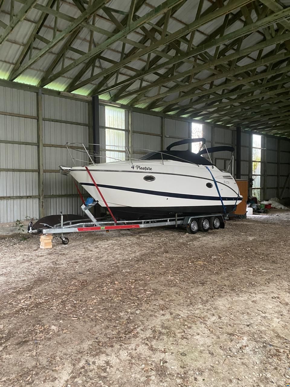 Maxum 2700 SE