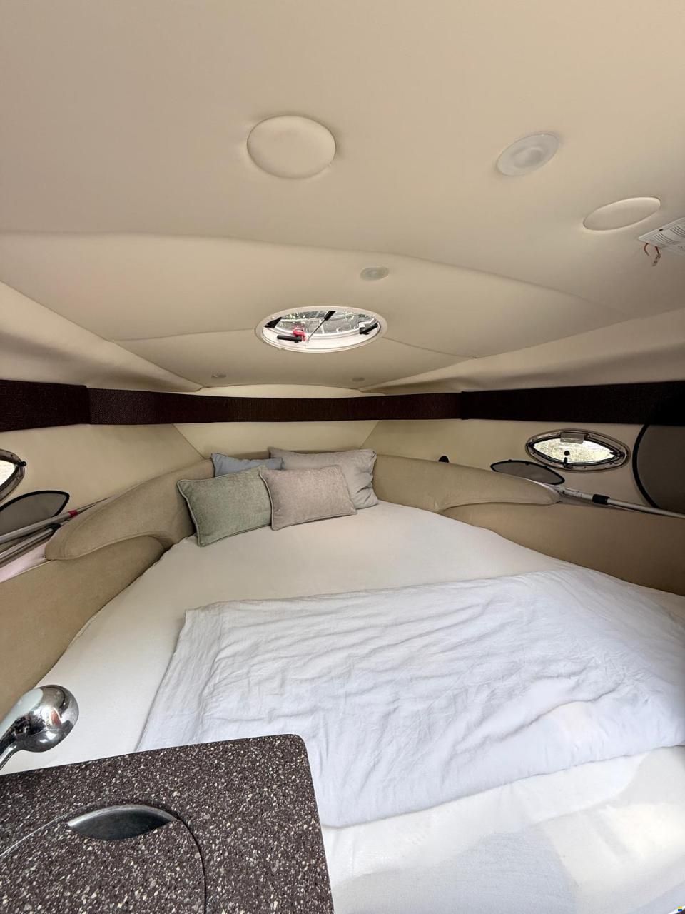 Maxum 2700 SE