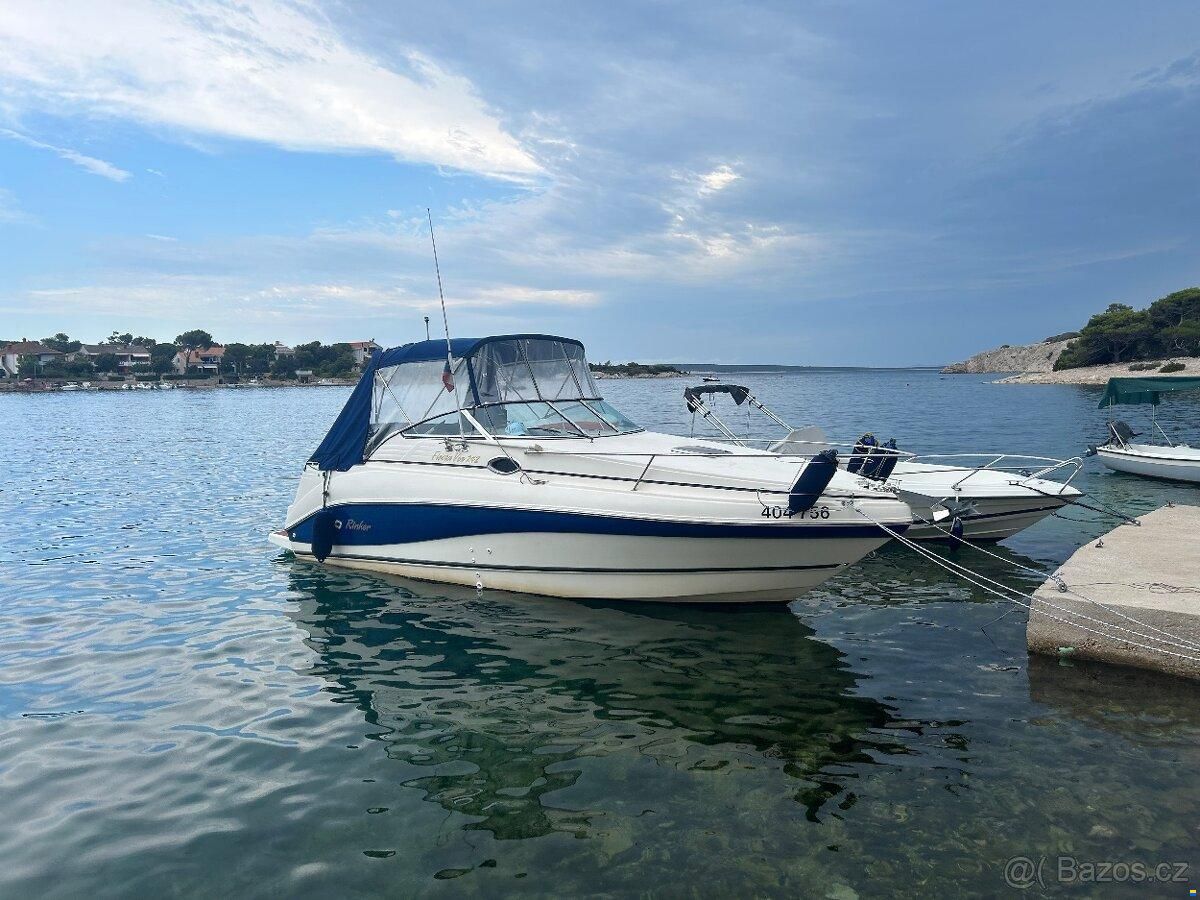 Rinker Fiesta Vee 242