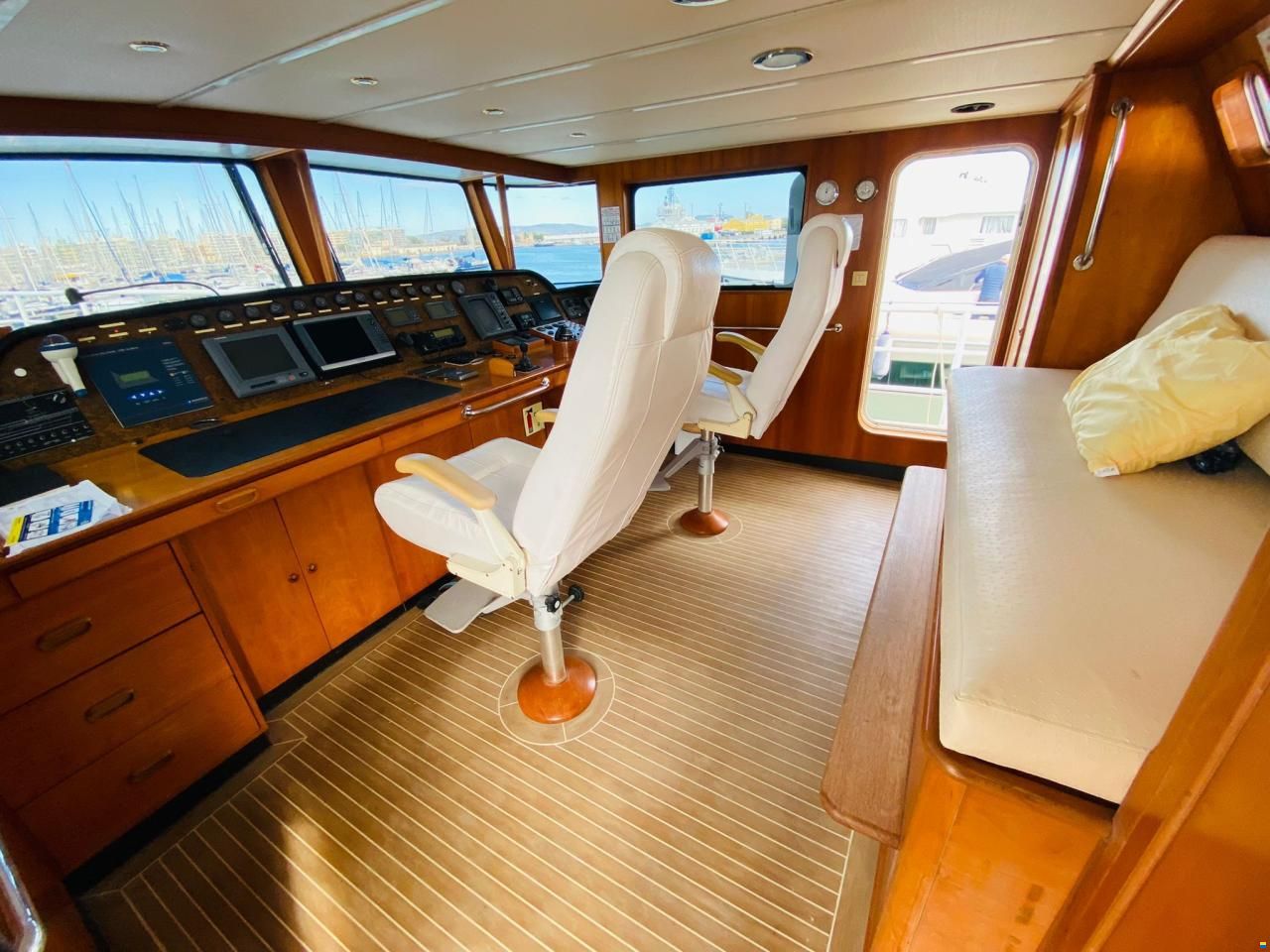 AB Yachts ATB Expedition