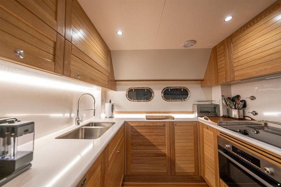 Sasga Yachts Menorquin 68 Flybridge