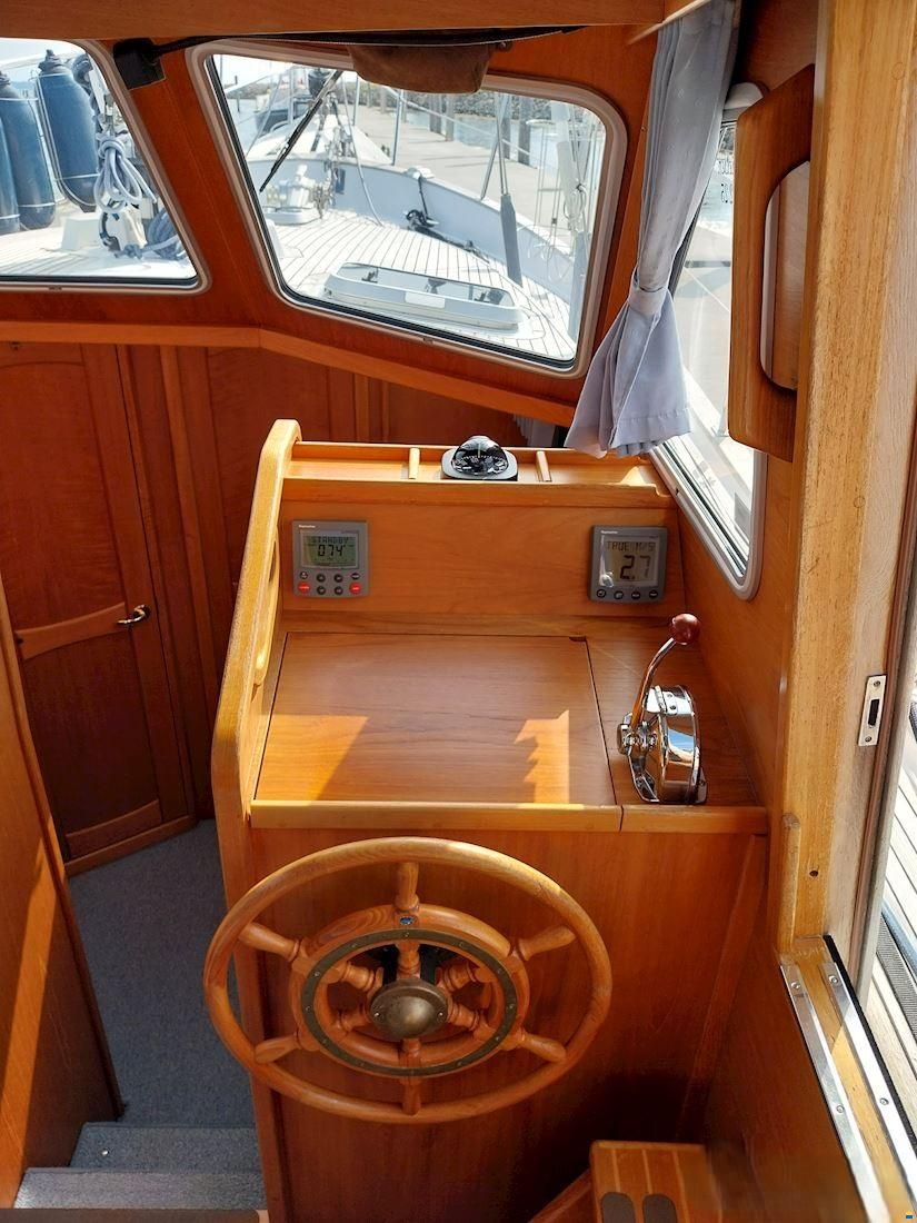Nauticat 331