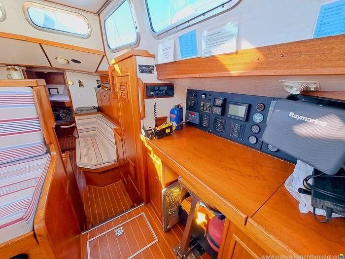 Van de Stadt 44 Deck Saloon