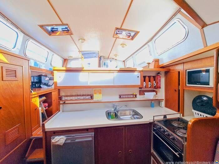 Van de Stadt 44 Deck Saloon
