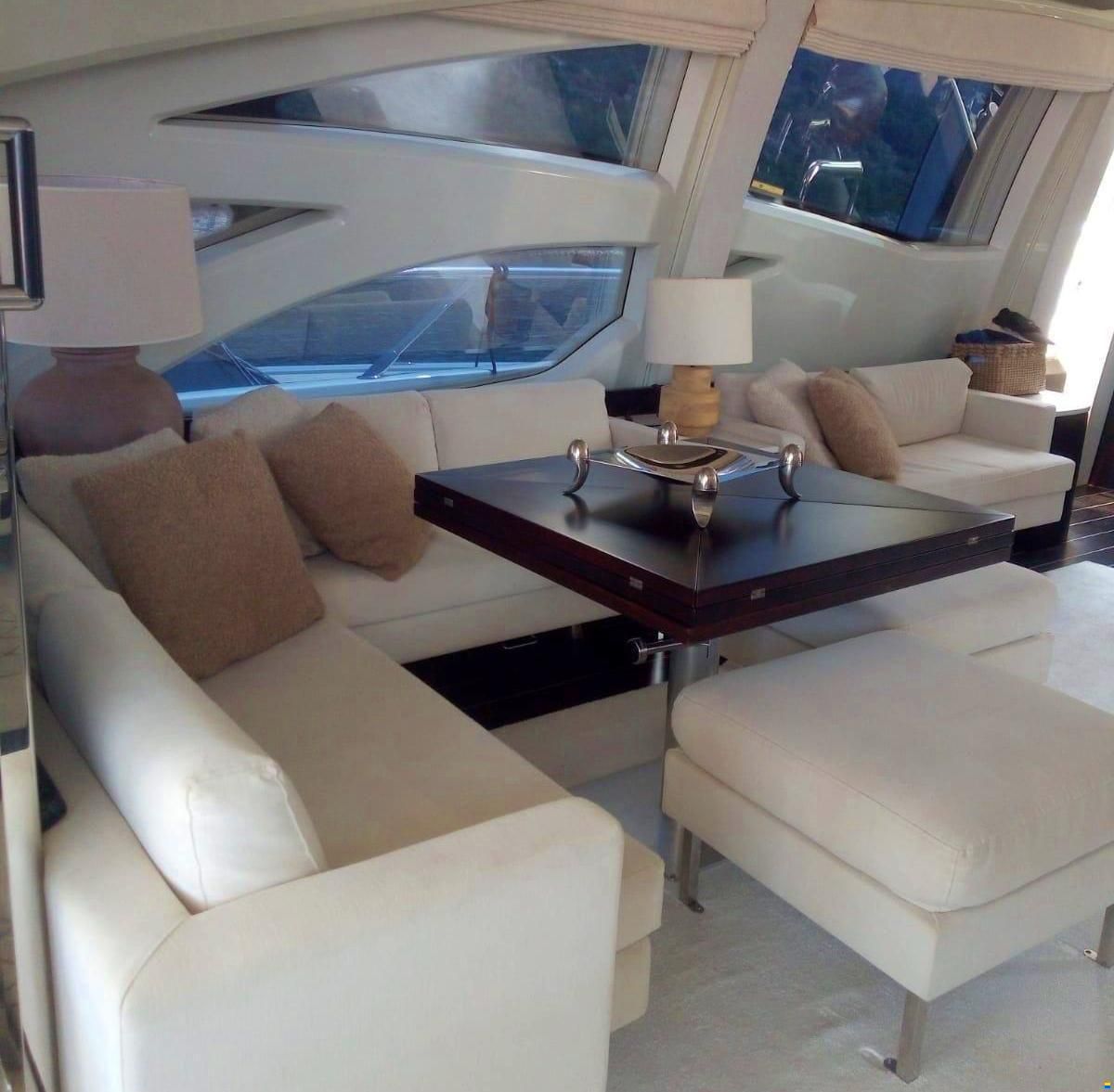 Azimut 86S