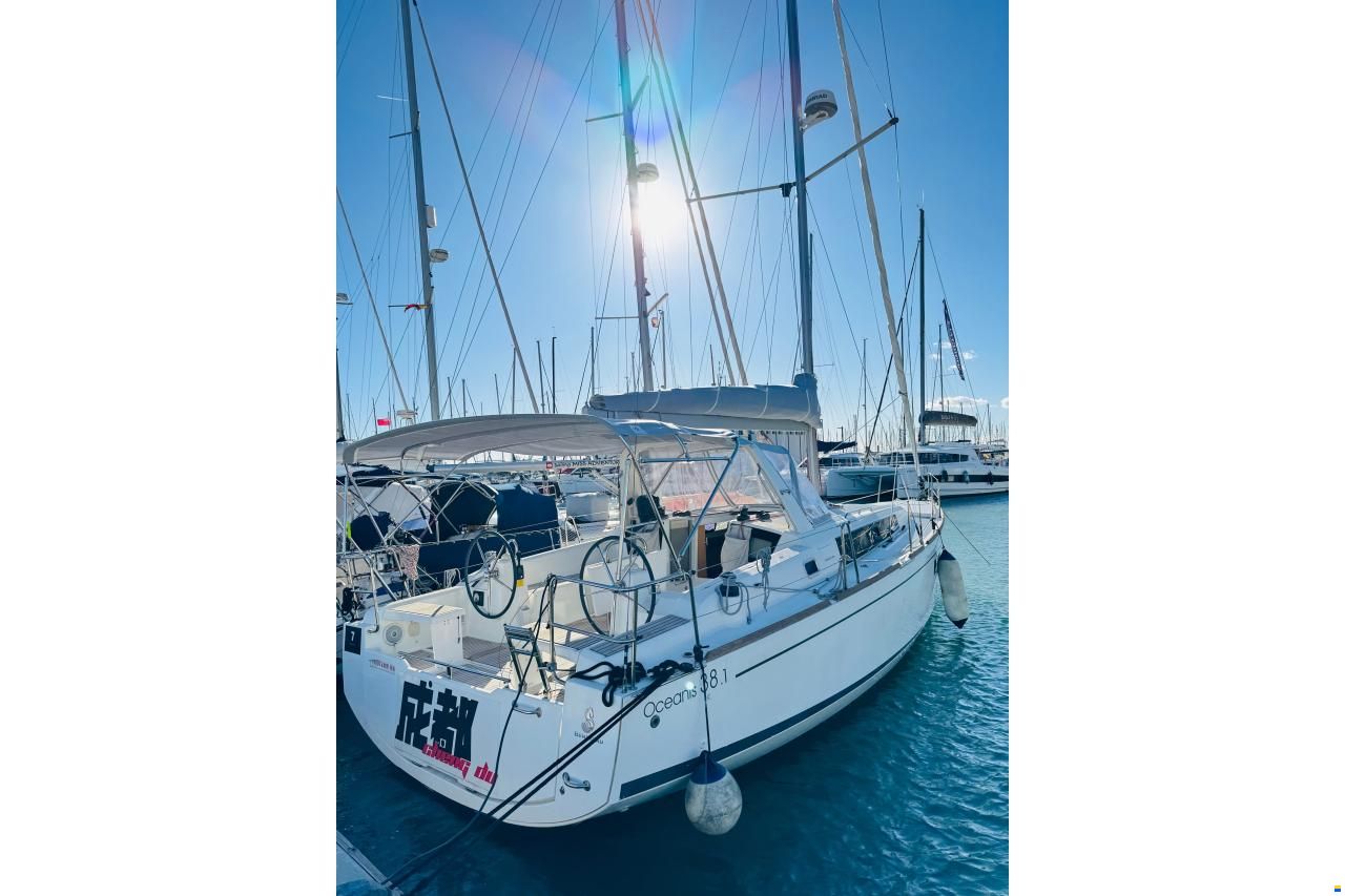 Beneteau Oceanis 38.1
