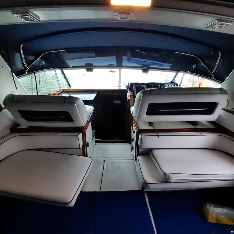 Sea Ray 390 Express
