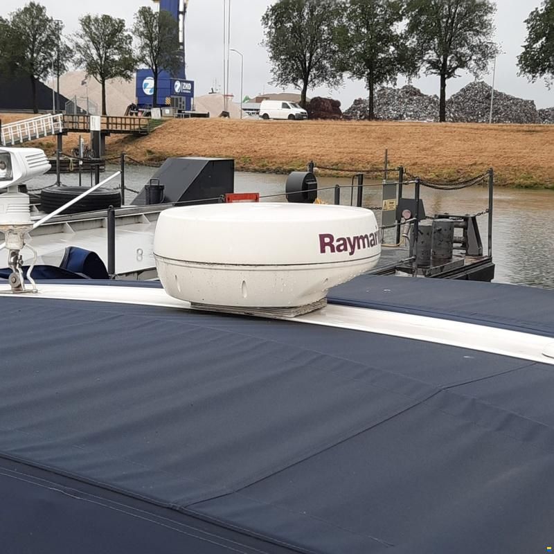 Sea Ray 390 Express