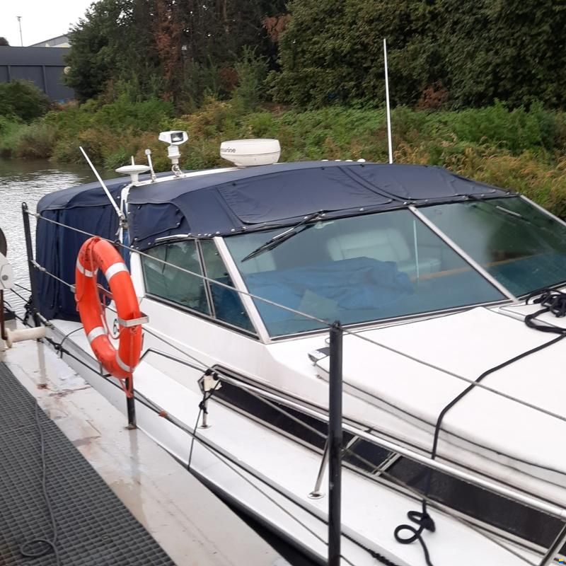 Sea Ray 390 Express