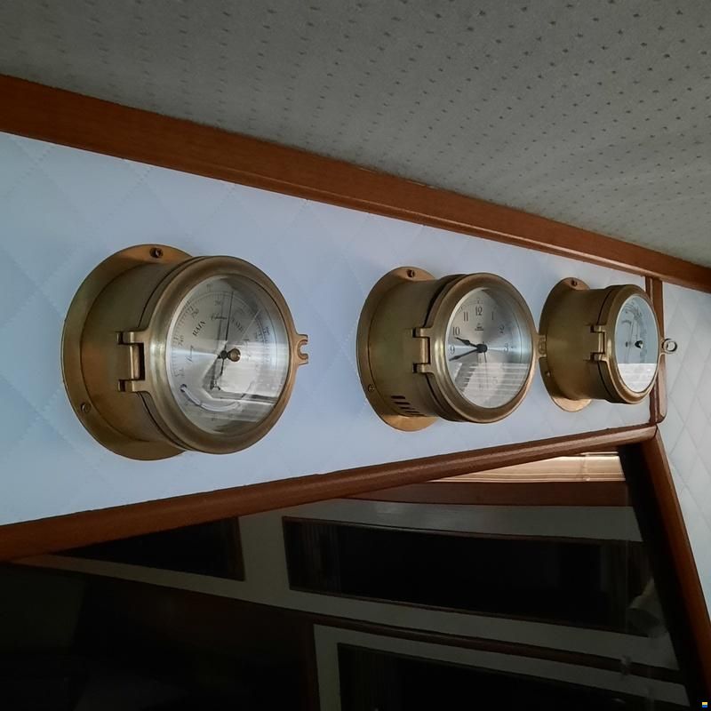 Sea Ray 390 Express