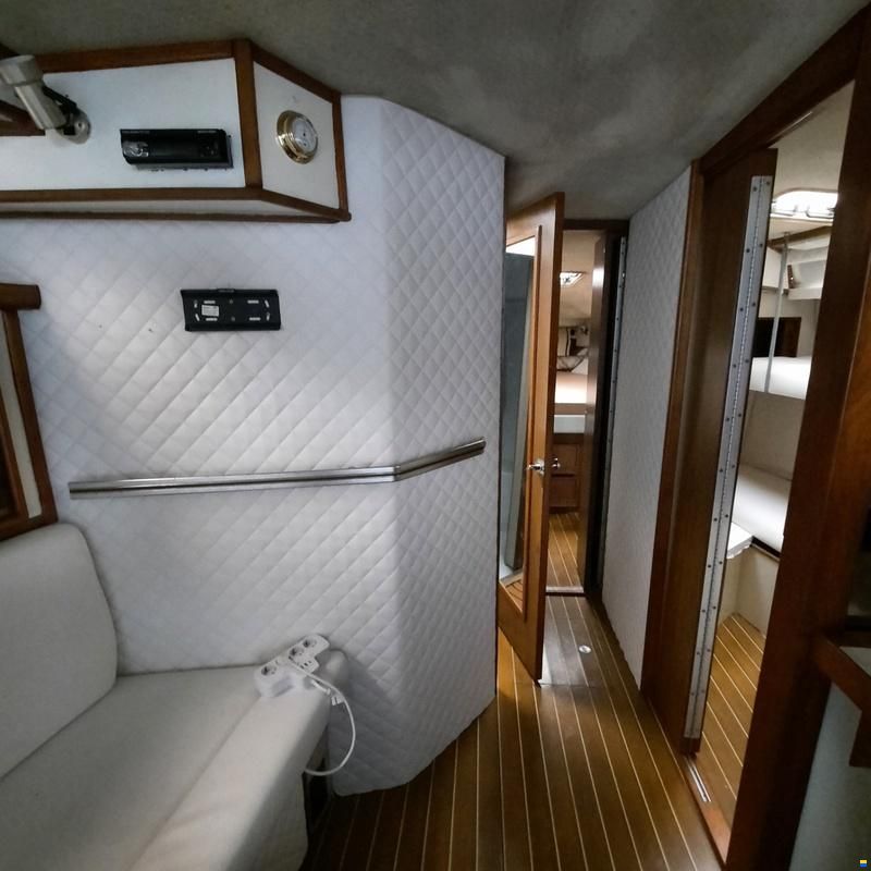 Sea Ray 390 Express