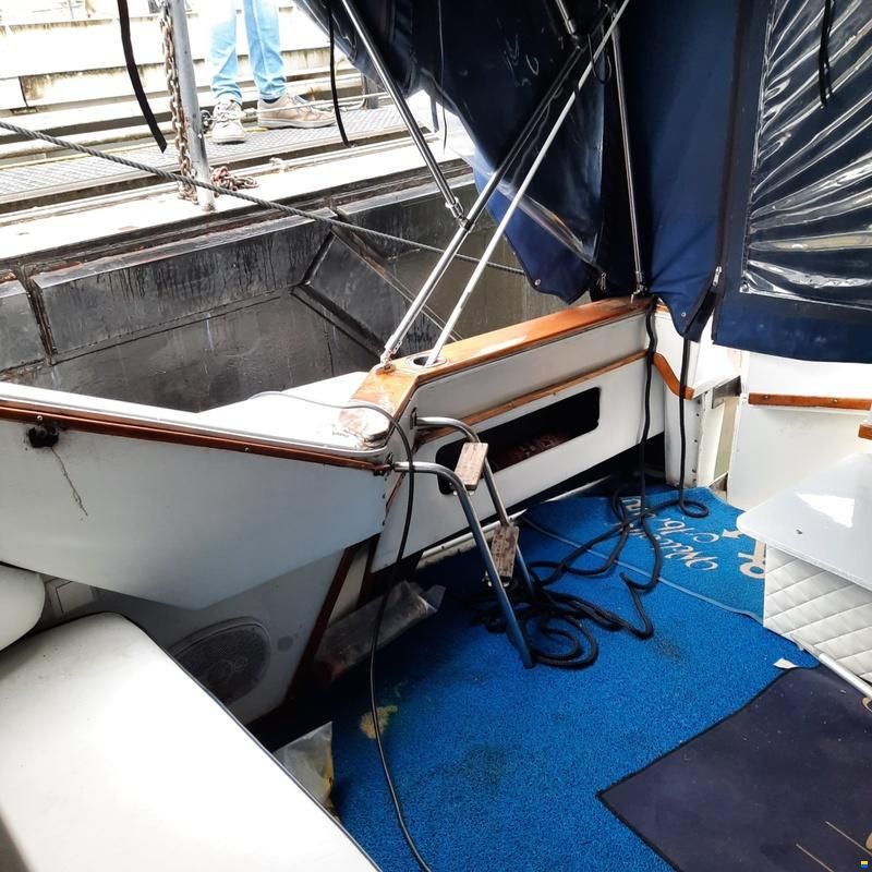 Sea Ray 390 Express
