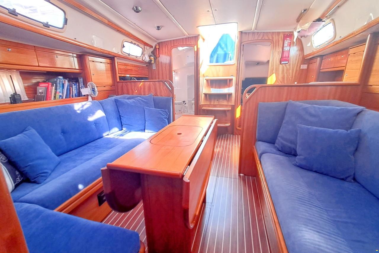 Bavaria 37