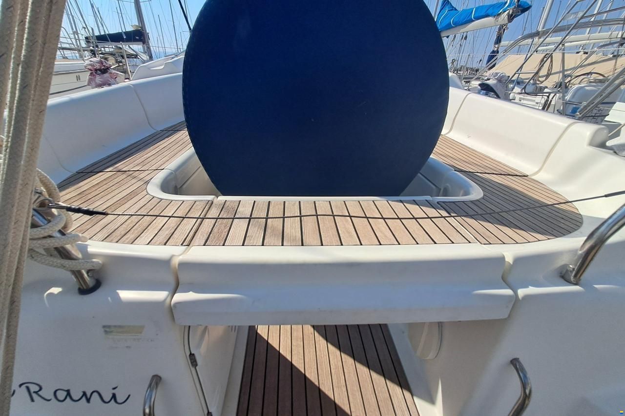 Bavaria 37