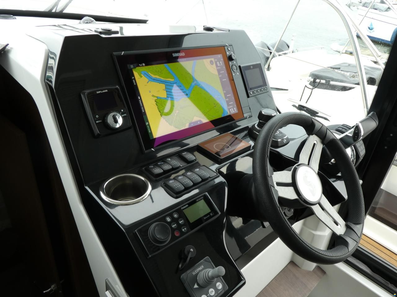 Beneteau Antares 11 OB - (Seakeeper)