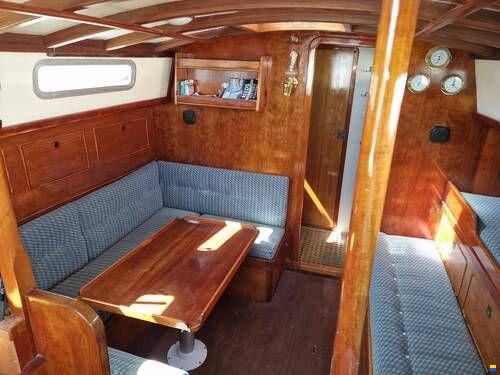 Classic Yacht Robertson 35