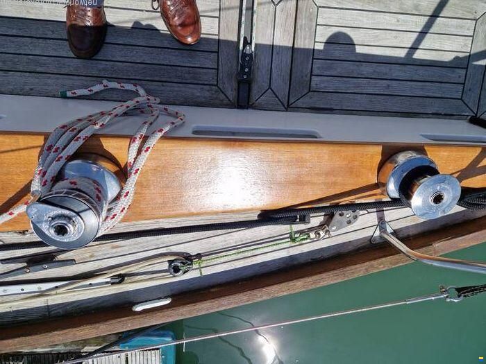 Classic Yacht Robertson 35