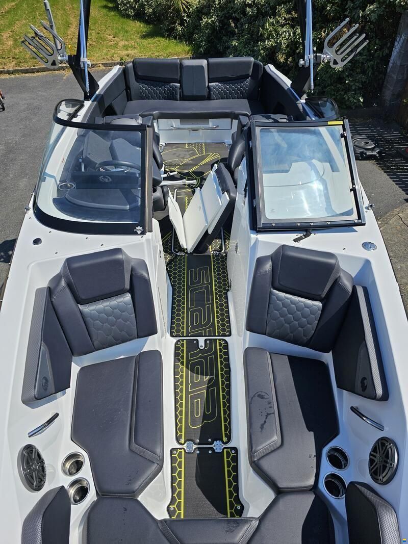 Scarab 255 ID Wake Edition