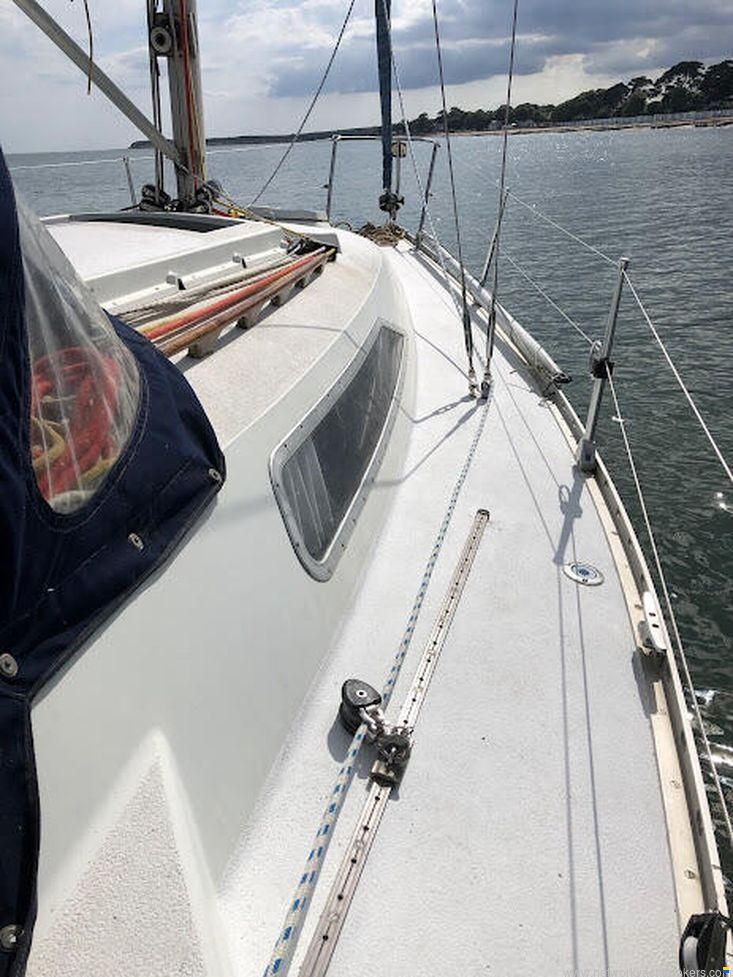 MG Yachts MGC27