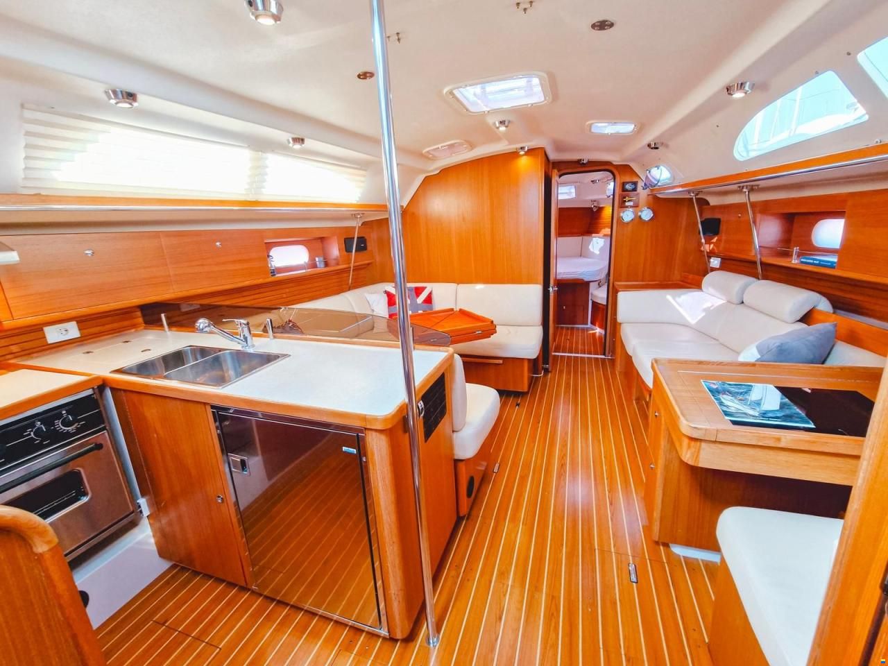 Catalina 445