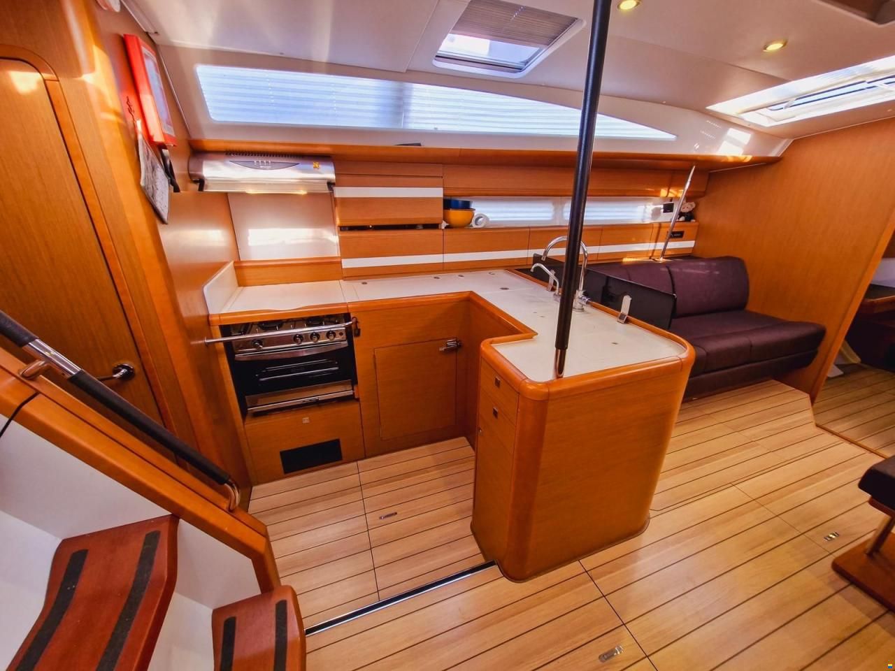 Jeanneau 53