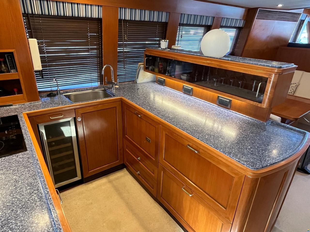 Trader 64 Sunliner