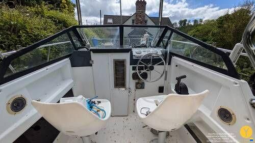 Bayliner Trophy Walkaround 2102