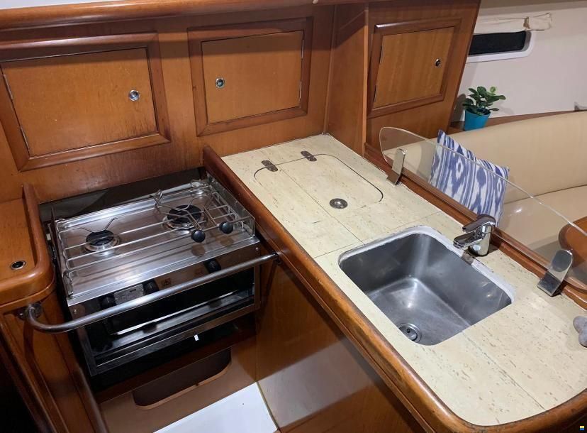 Beneteau Oceanis 323