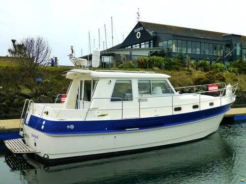 Hardy 32 Commander