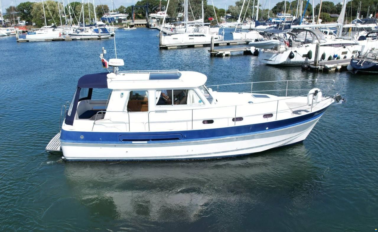 Hardy 32 Commander