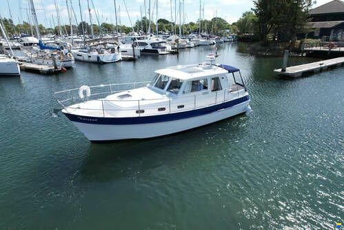 Hardy 32 Commander