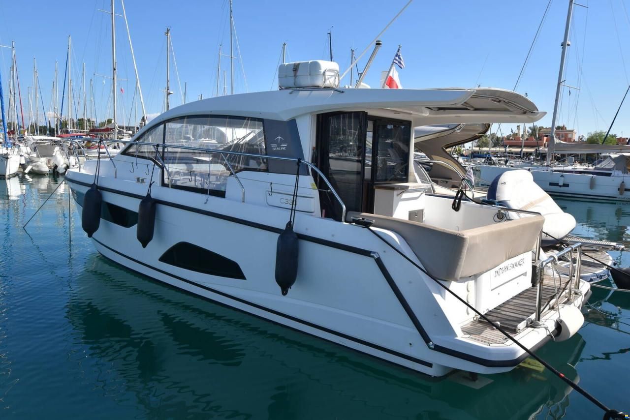 Sealine International C330