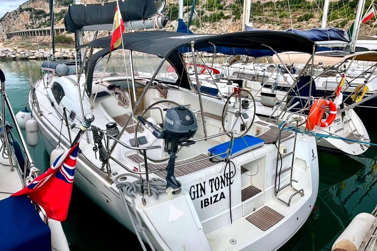 Beneteau Oceanis 43