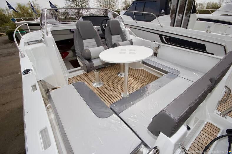 Jeanneau Cap Camarat 6.5WA Series 3