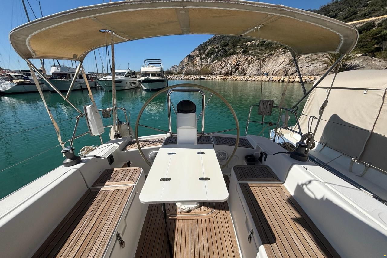 Hanse 370