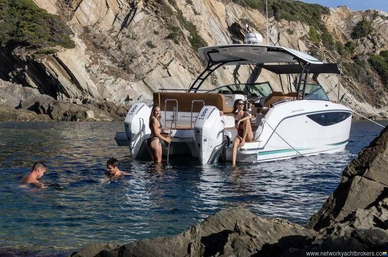 Jeanneau TH33
