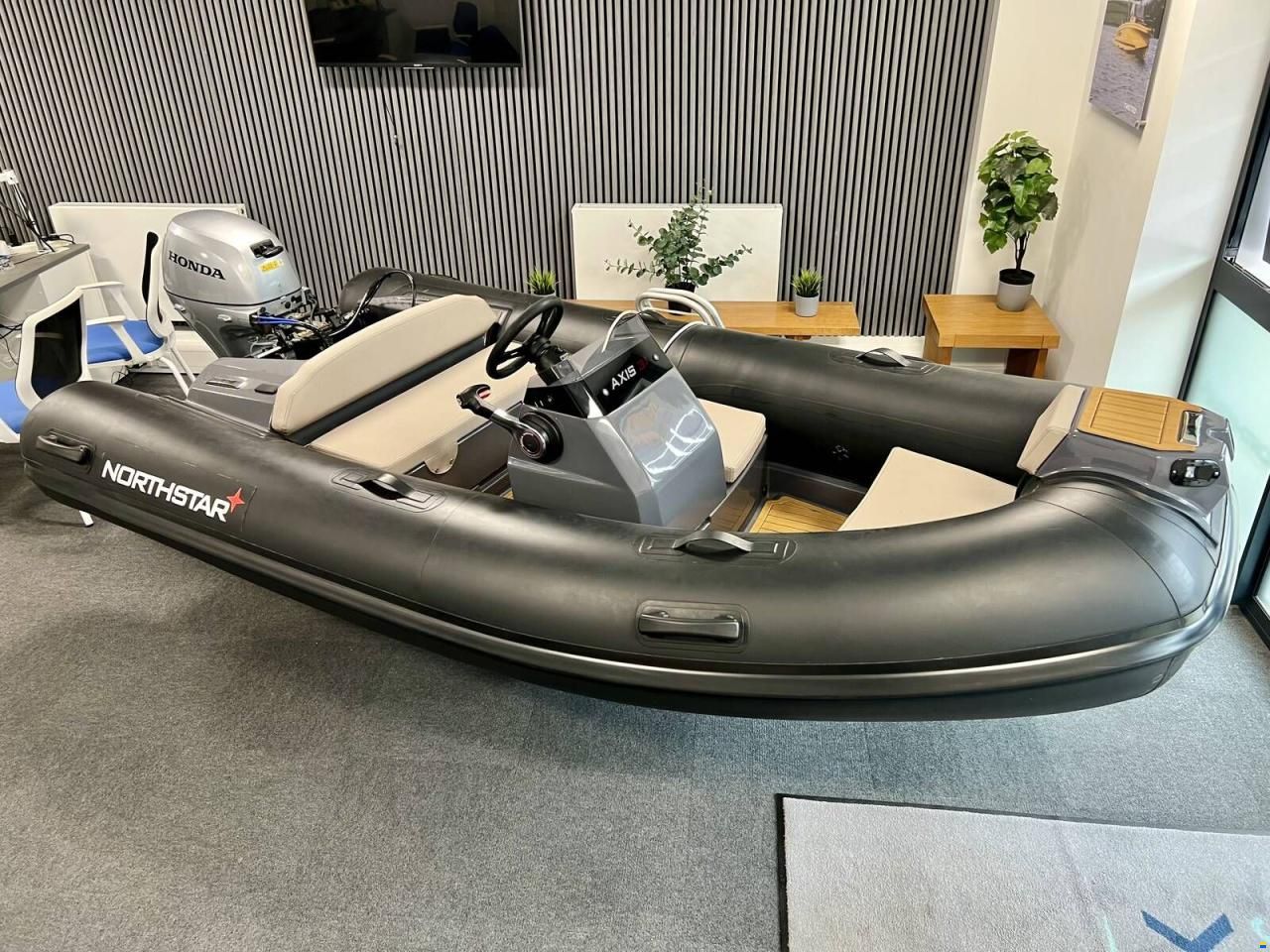 NorthStar Yachts Axis 3.1