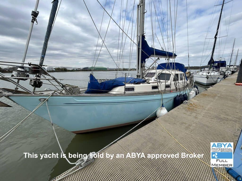 Vancouver 38 Pilothouse