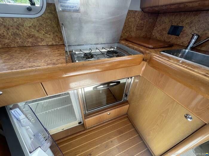 Sealine International F33