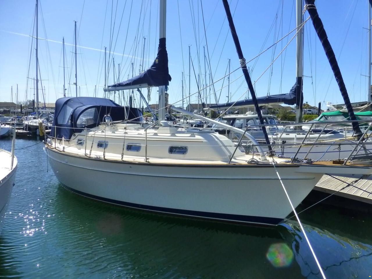 Island Packet 320