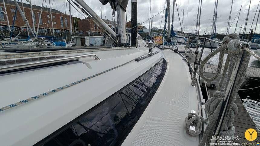 Bavaria Cruiser 37