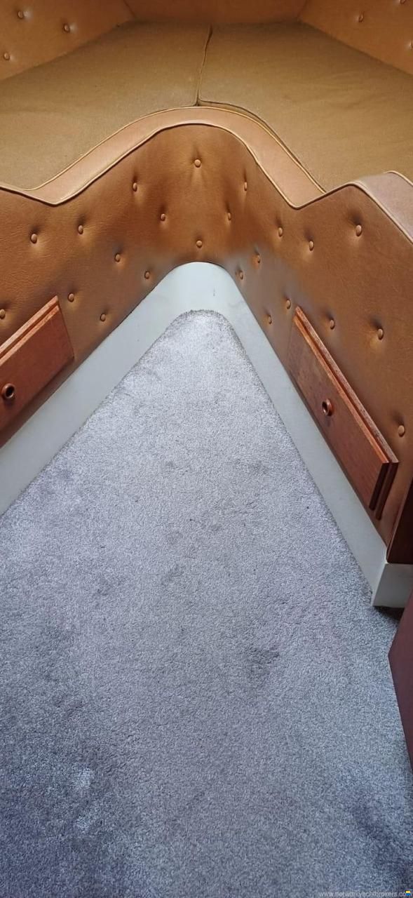 Broom Ocean 37