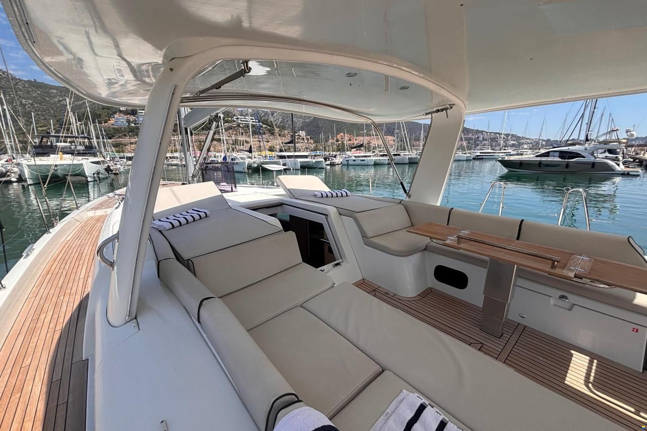 Beneteau Oceanis Yacht 54