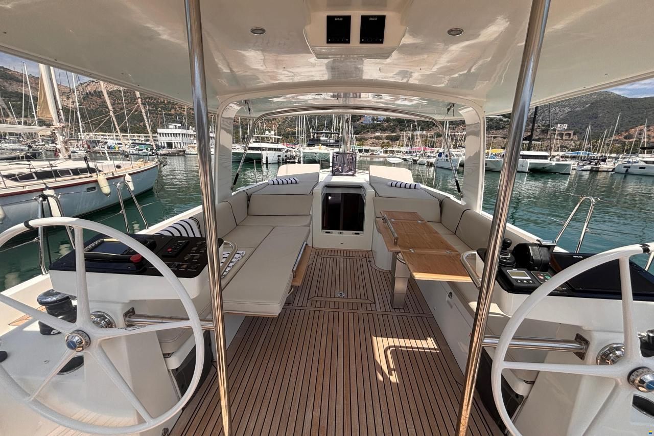 Beneteau Oceanis Yacht 54