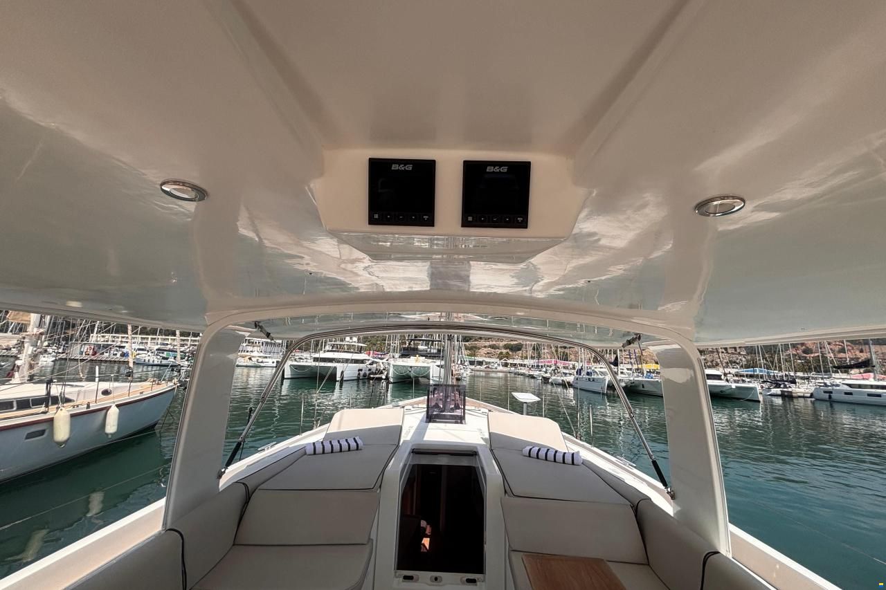Beneteau Oceanis Yacht 54