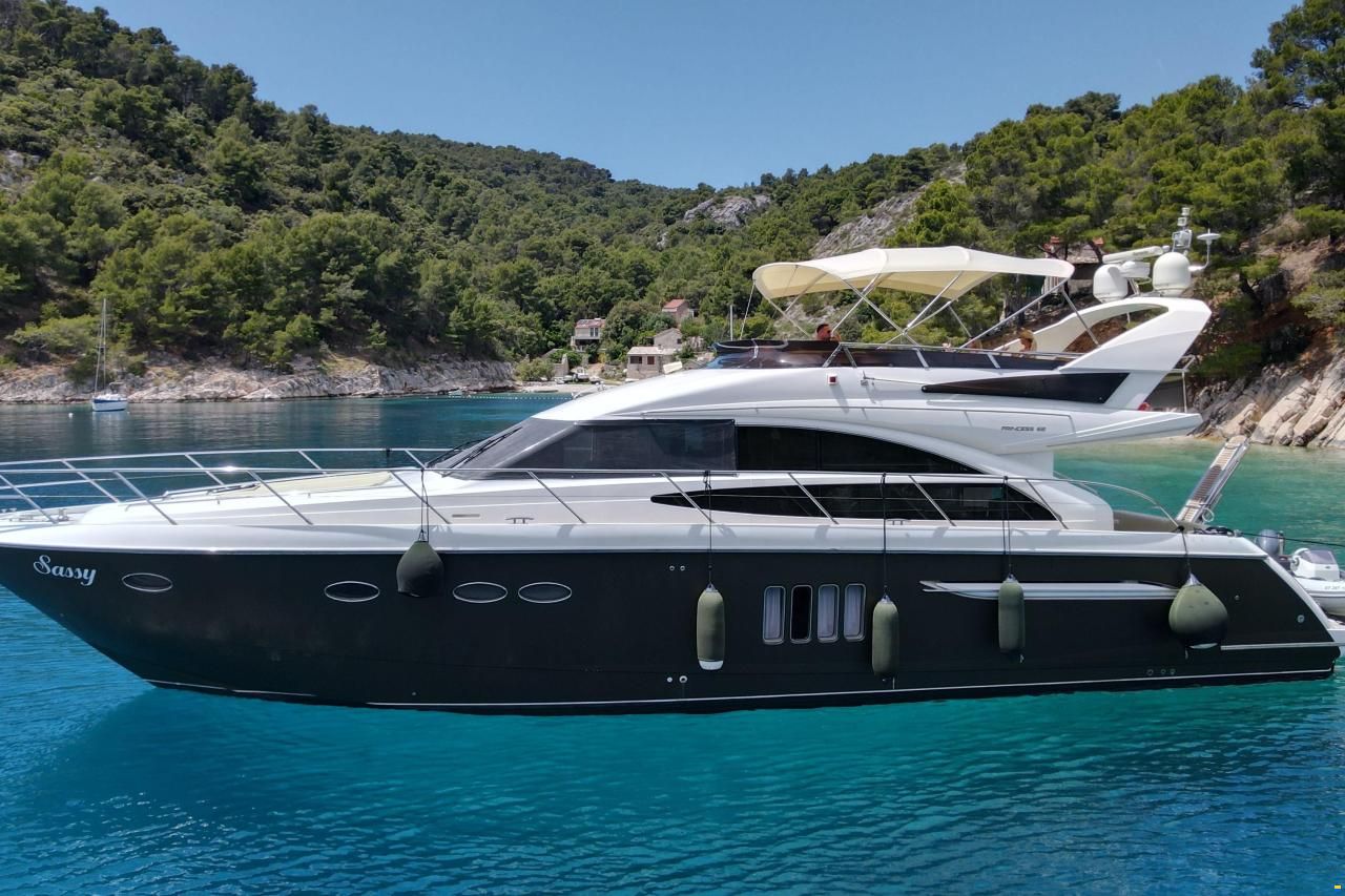 Princess 62 Flybridge Motor Yacht