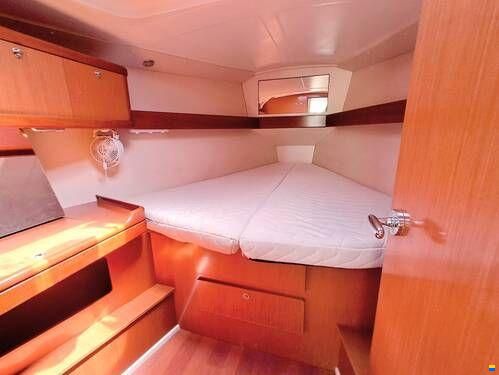 Beneteau Oceanis 37