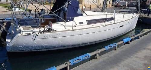 Beneteau Oceanis 37